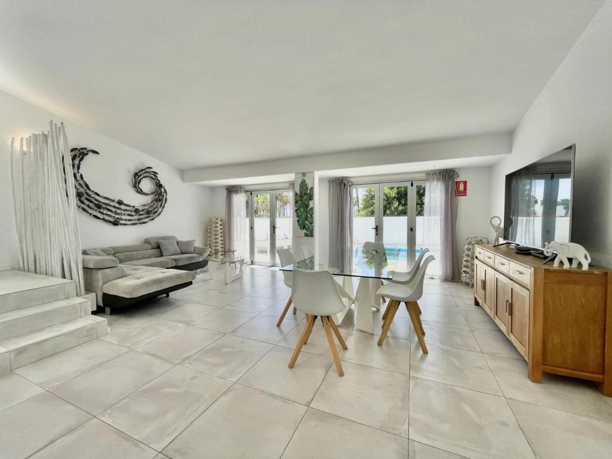 Villa 12 Адехе Екстериор снимка