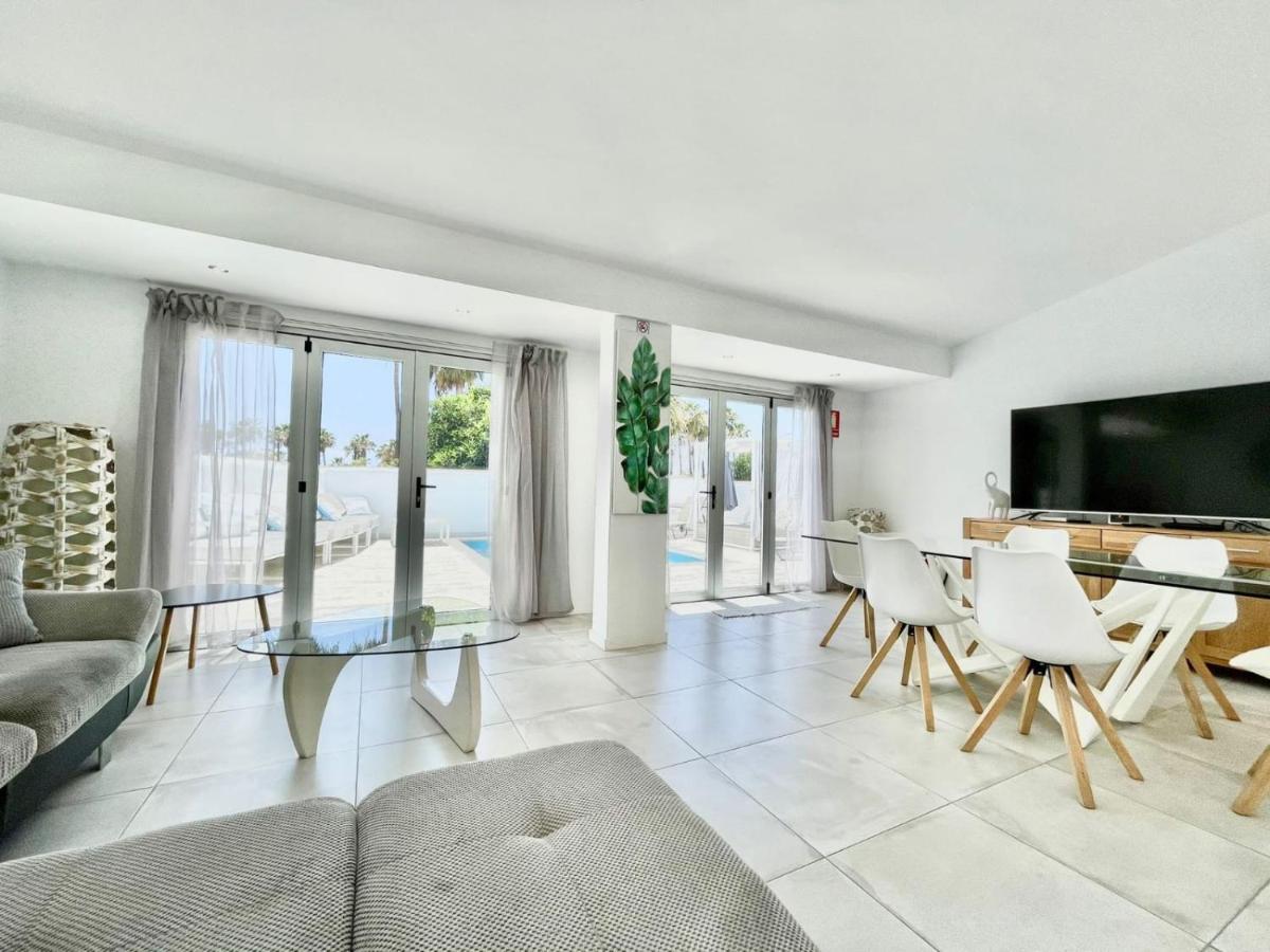 Villa 12 Адехе Екстериор снимка